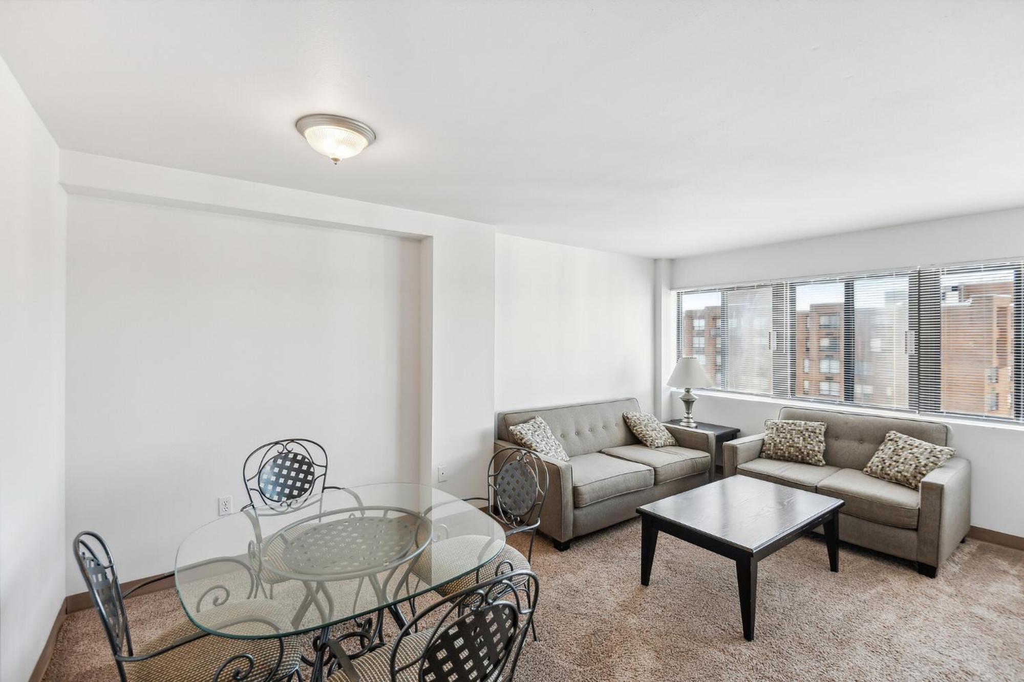 Pp 1114 Beautiful Professional 1br Apt, Pool Apartment