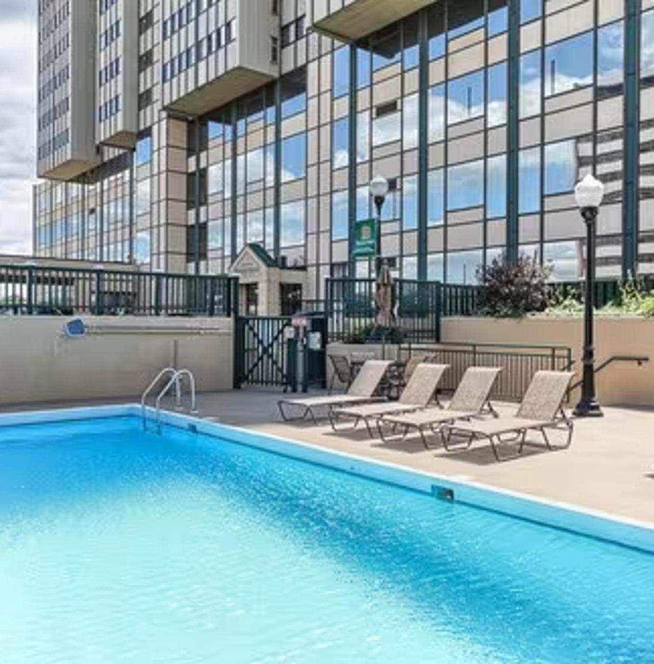 Apartment Pp 1114 Beautiful Professional 1br Apt, Pool Harrisburg